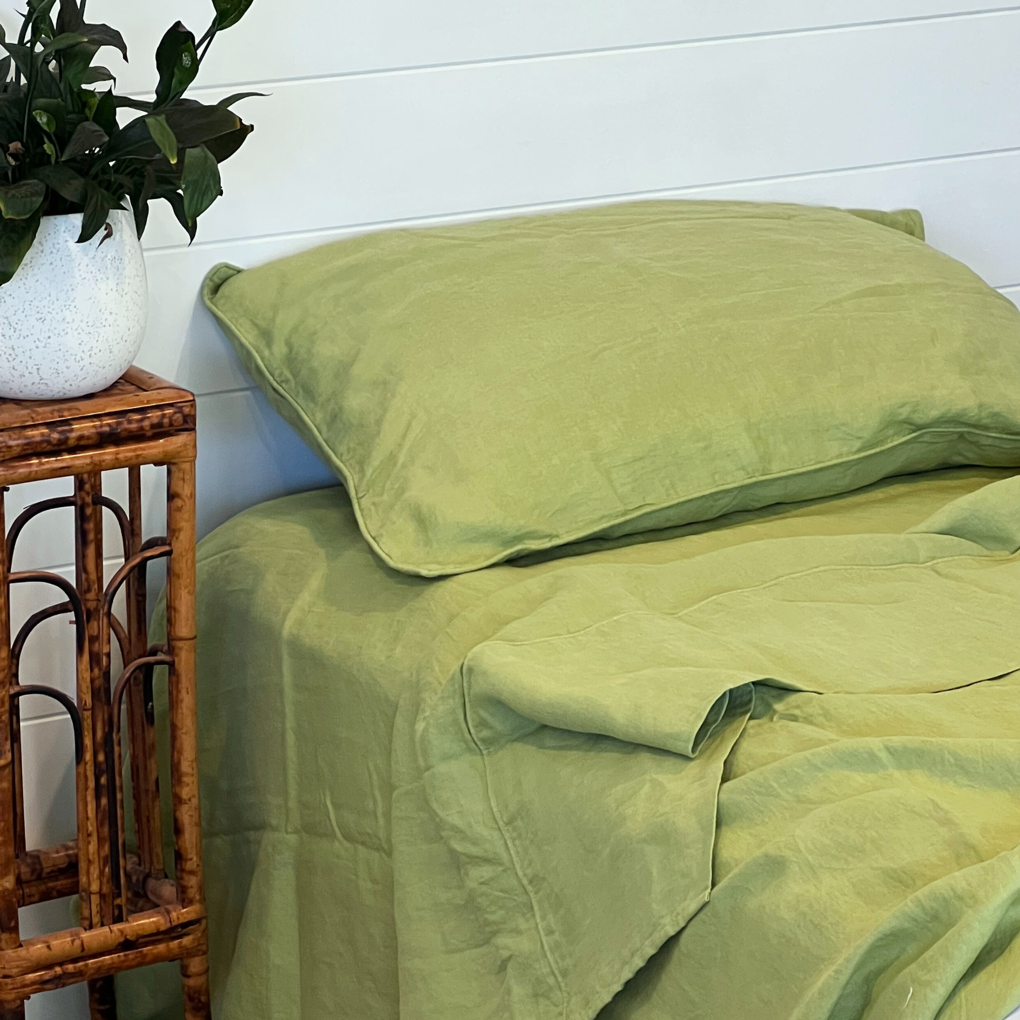 Apple Linen Queen Quilt Cover